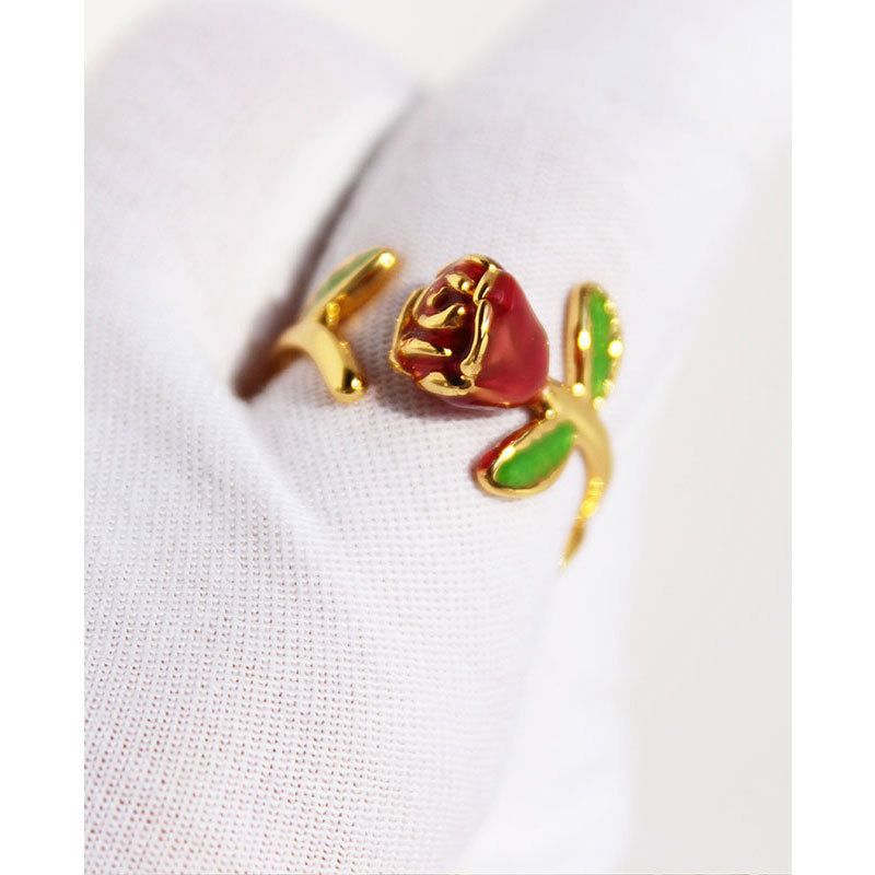 Rose with green leaves ring